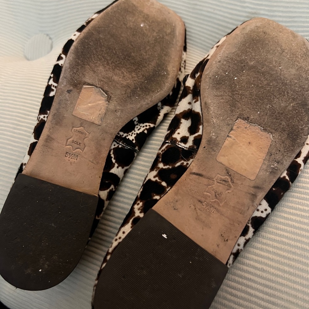 Tory Burch Animal Print Loafers with Black Accents 5.5 calf hair leather - Picture 6 of 7